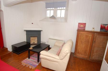 1 bedroom Flat to let in Baker Street, Stirling, FK8