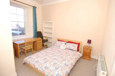 3 bedroom Flat to let in Port Street, Stirling Town, Stirling, FK8