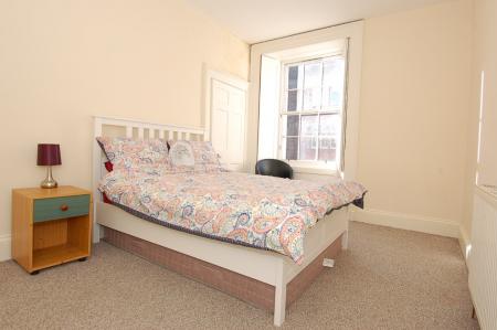 3 bedroom Flat to let in Port Street, Stirling Town, Stirling, FK8