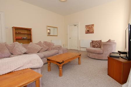 3 bedroom Flat to let in Port Street, Stirling Town, Stirling, FK8