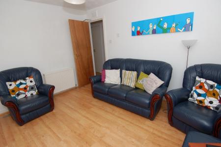 3 bedroom Semi-detached house to let in Harvey Wynd, Stirling, FK8