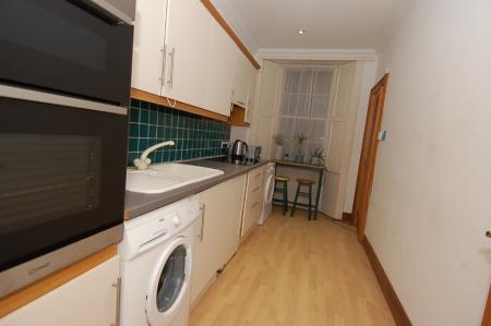 1 bedroom Flat to let in Queen Street, Stirling Town, Stirling, FK8