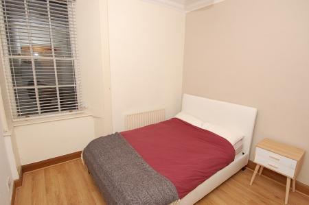 1 bedroom Flat to let in Queen Street, Stirling Town, Stirling, FK8