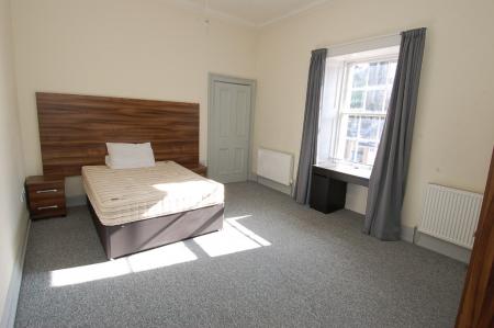 5 bedroom Semi-detached house to let in Viewfield Street, Stirling, FK8