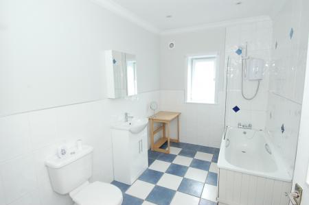 3 bedroom Flat to let in Dumbarton Road, Stirling Town, Stirling, FK8