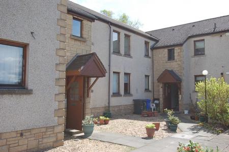 2 bedroom Flat to let in Carsaig Court, Bridge of Allan, Stirling, FK9