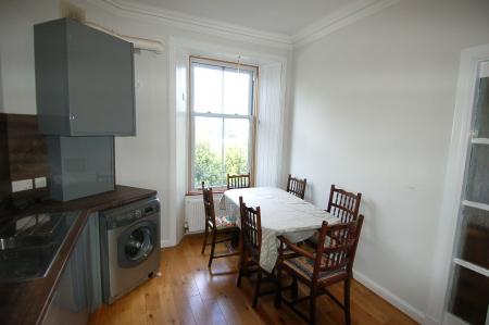 2 bedroom Flat to let in Union Street, Stirling Town, Stirling, FK8
