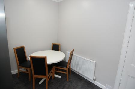 2 bedroom Flat to let in Union Steet, Stirling Town, Stirling, FK8