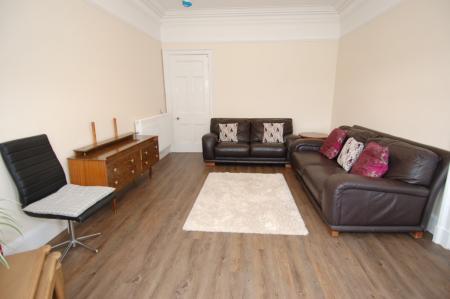2 bedroom Flat to let in Union Steet, Stirling Town, Stirling, FK8