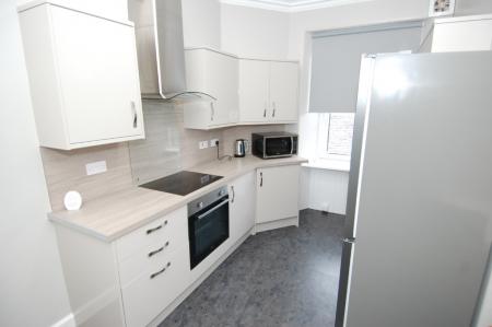 2 bedroom Flat to let in Union Steet, Stirling Town, Stirling, FK8