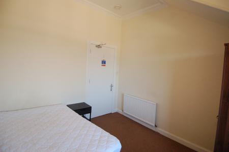 3 bedroom Flat to let in Barnton Street, Stirling, FK8