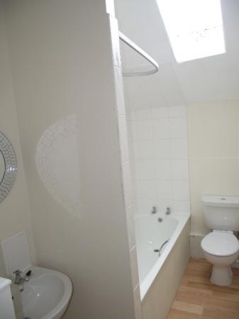 3 bedroom Flat to let in Barnton Street, Stirling, FK8
