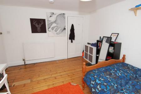 4 bedroom Flat to let in Queen Street, Stirling Town, Stirling, FK8