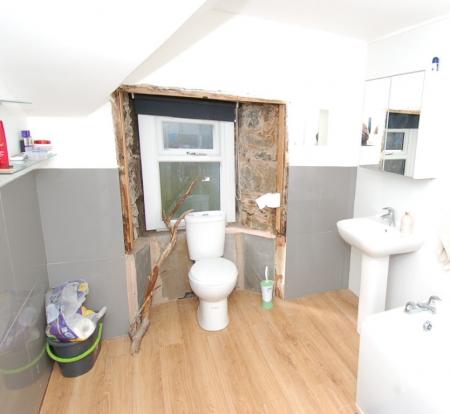 4 bedroom Flat to let in Queen Street, Stirling Town, Stirling, FK8