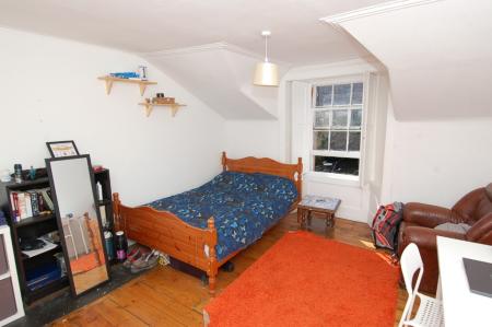 4 bedroom Flat to let in Queen Street, Stirling Town, Stirling, FK8