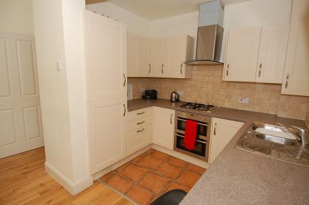 2 bedroom Flat to let in Queen Street, Stirling, FK8
