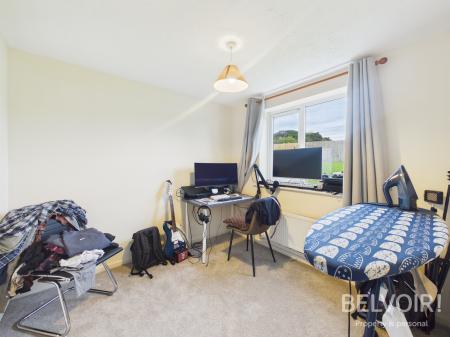 2 bedroom Flat to let in Navigation Loop, Stone, ST15