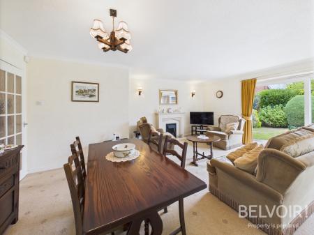 4 bedroom Detached house for sale in Chestnut Close, Stafford, ST18