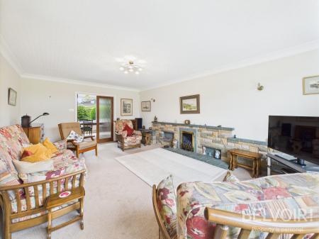 4 bedroom Detached house for sale in Diamond Ridge, Barlaston, ST12