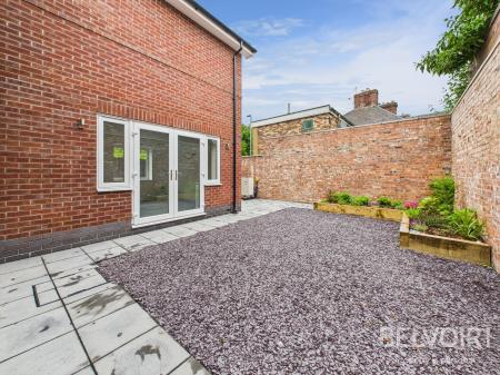 3 bedroom Semi-detached house for sale in Garden Street, Newcastle Under Lyme, ST5
