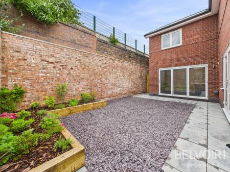 3 bedroom Semi-detached house for sale in Garden Street, Newcastle Under Lyme, ST5