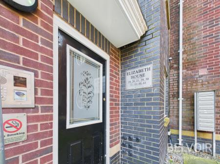 2 bedroom Flat for sale in West Avenue, Hartshill, Stoke On Trent, ST4