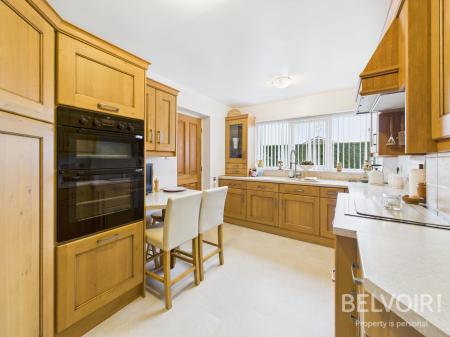 3 bedroom Detached house for sale in Heather Crescent, Meir Heath, Stoke On Trent, ST3