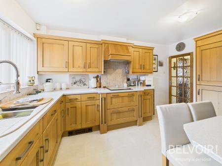 3 bedroom Detached house for sale in Heather Crescent, Meir Heath, Stoke On Trent, ST3