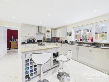 6 bedroom Detached house for sale in Rutland Close, Yarnfield, Stone, ST15