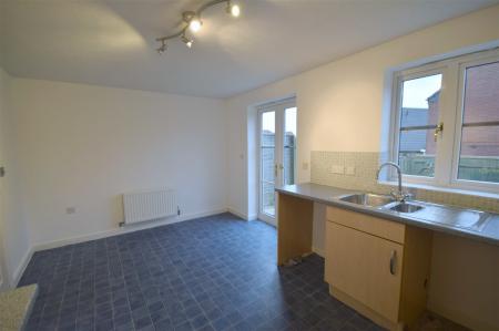 3 bedroom Town house to let in Navigation Loop, Stone, ST15