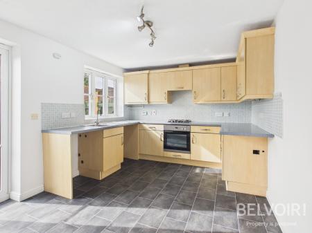 3 bedroom Town house to let in Navigation Loop, Stone, ST15
