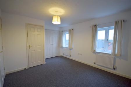 3 bedroom Town house to let in Navigation Loop, Stone, ST15