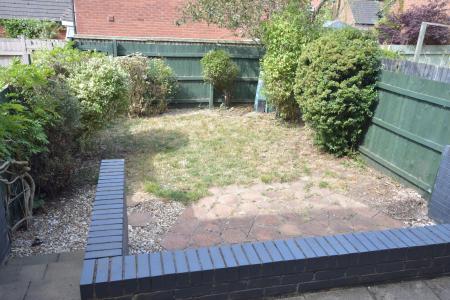 3 bedroom Town house to let in Navigation Loop, Stone, ST15