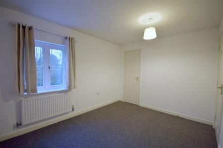 3 bedroom Town house to let in Navigation Loop, Stone, ST15