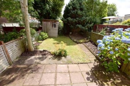 1 bedroom Flat to let in West Close, Walton, Stone, ST15