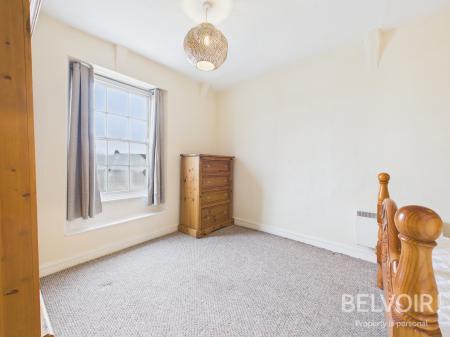 2 bedroom Flat to let in Market Place, Uttoxeter, ST14