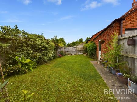 4 bedroom Town house to let in Navigation Loop, Stone, ST15