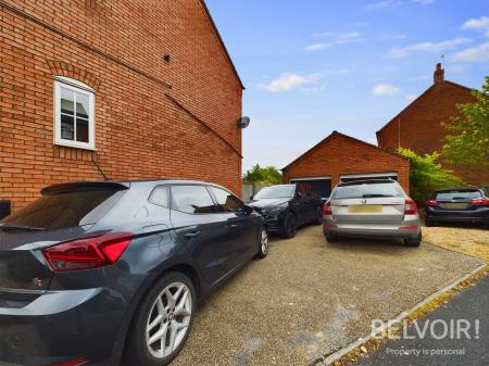 4 bedroom Town house to let in Navigation Loop, Stone, ST15