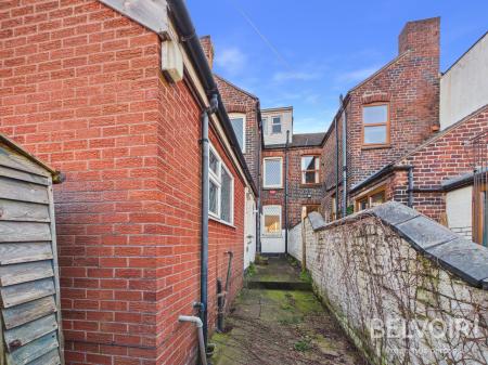 5 bedroom Terraced House for sale in Princes Road, Stoke On Trent, ST4