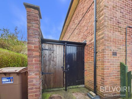 2 bedroom Flat for sale in Thistley Hough, Penkhull, Stoke On Trent, ST4