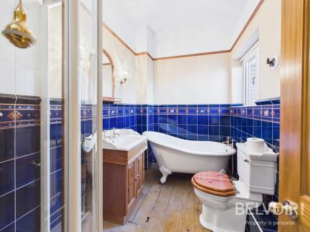 2 bedroom Terraced House to let in Stafford Road, Stone, ST15