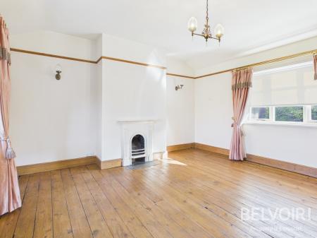 2 bedroom Terraced House to let in Stafford Road, Stone, ST15