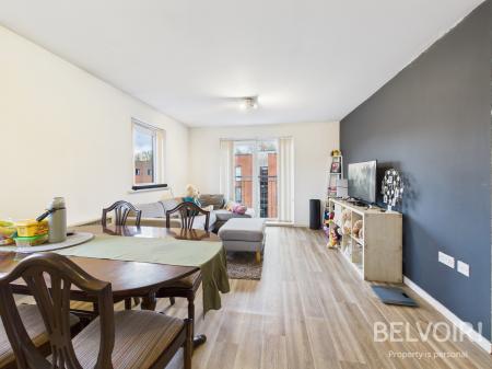 2 bedroom Flat for sale in Penstock Drive, Stoke On Trent, ST4