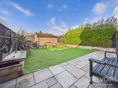 4 bedroom Semi-detached house to let in Ridgeway Drive, Blythe Bridge, ST11