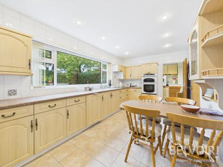 4 bedroom Detached house for sale in New Close Avenue, Forsbrook, Stoke On Trent, ST11