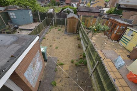 2 bedroom Terraced House to let in The Hempbutts, Stone, ST15