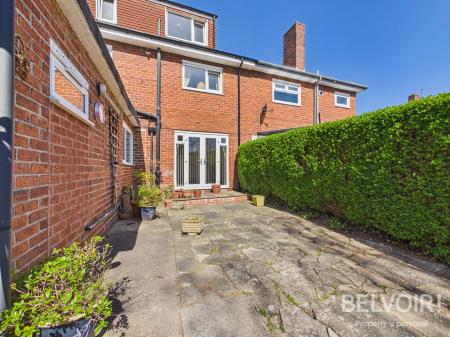 4 bedroom Terraced House for sale in York Street, Stone, ST15