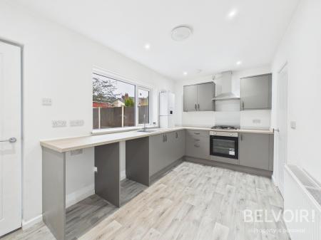 2 bedroom Terraced House to let in The Hempbutts, Stone, ST15