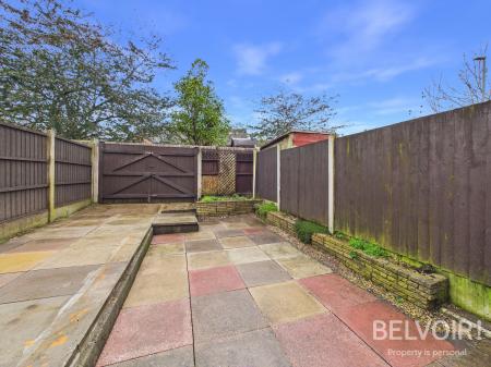 2 bedroom Terraced House to let in The Hempbutts, Stone, ST15
