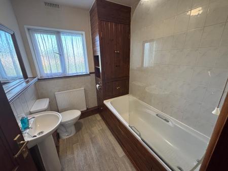 1 bedroom Flat to let in Green Close, Walton, Stone, ST15